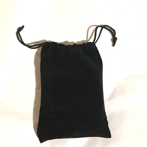 Authentic Gucci Trademark Logo .925 Sterling Silver Round Stud Earrings - Picture 15 of 15